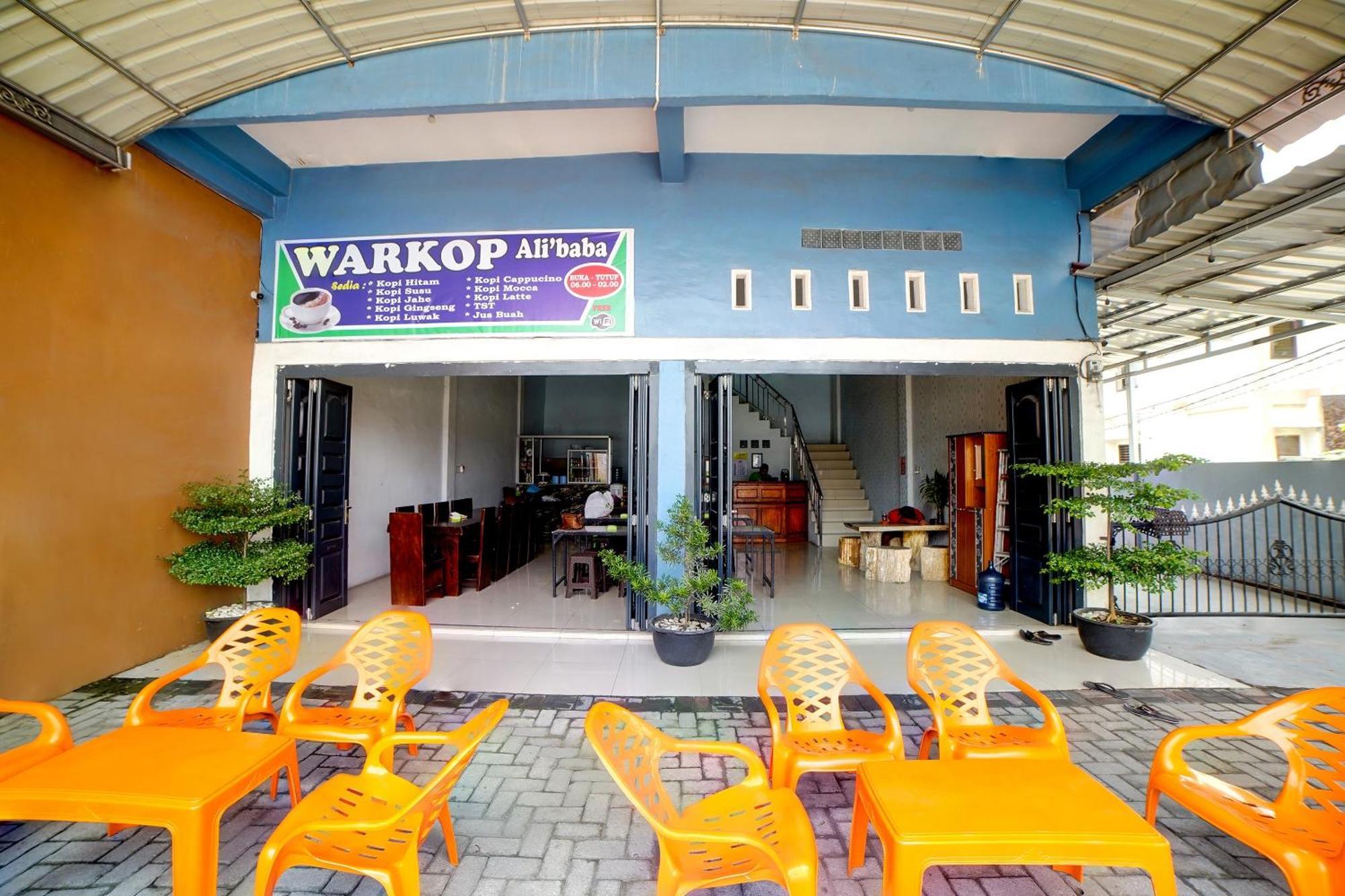 Oyo 90922 Gurusinga Guesthouse Medan Exteriér fotografie
