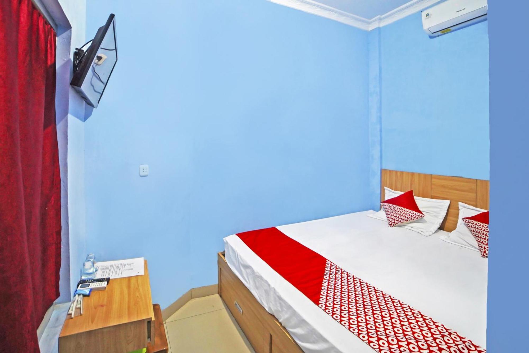 Oyo 90922 Gurusinga Guesthouse Medan Exteriér fotografie