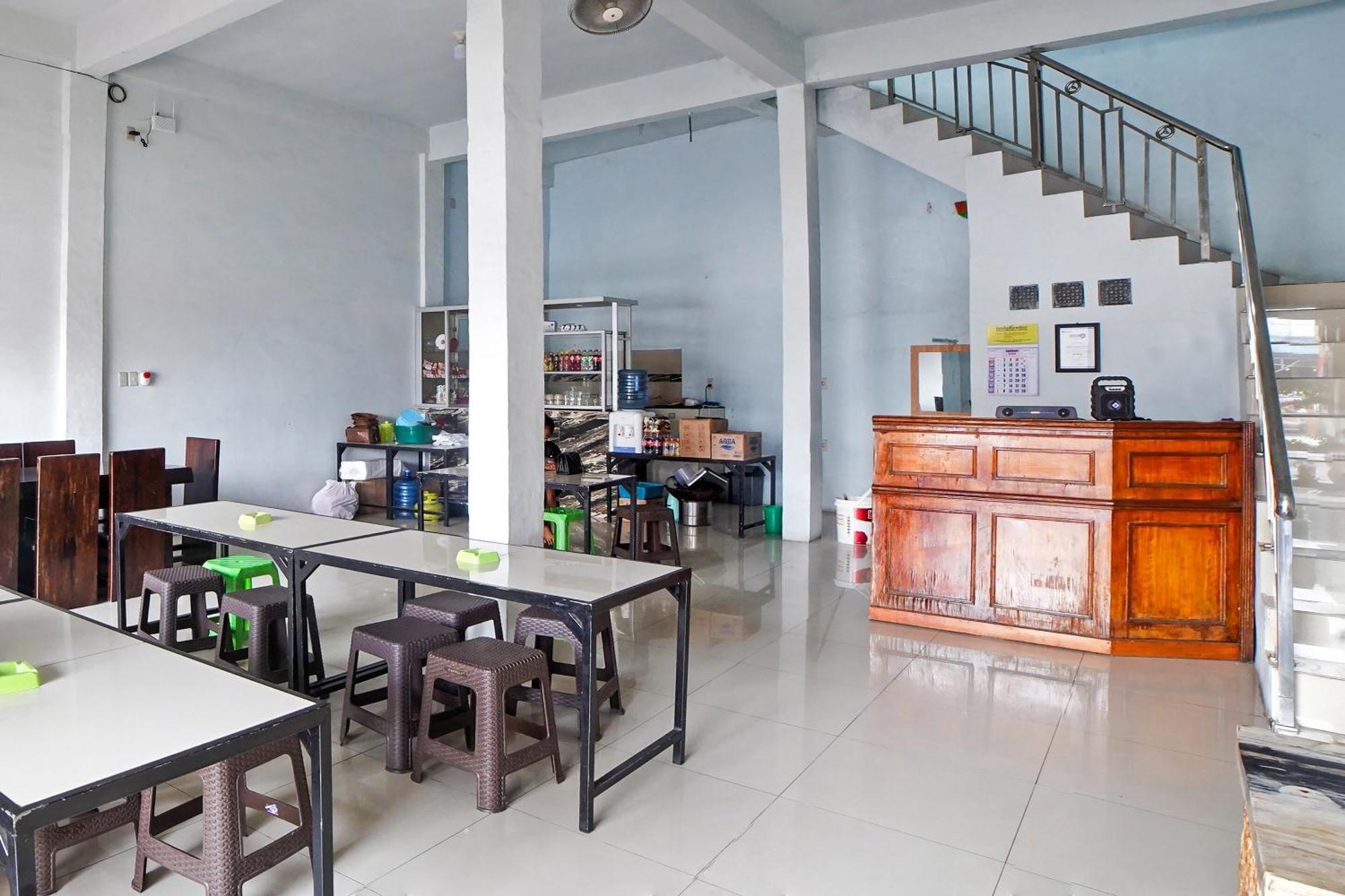 Oyo 90922 Gurusinga Guesthouse Medan Exteriér fotografie