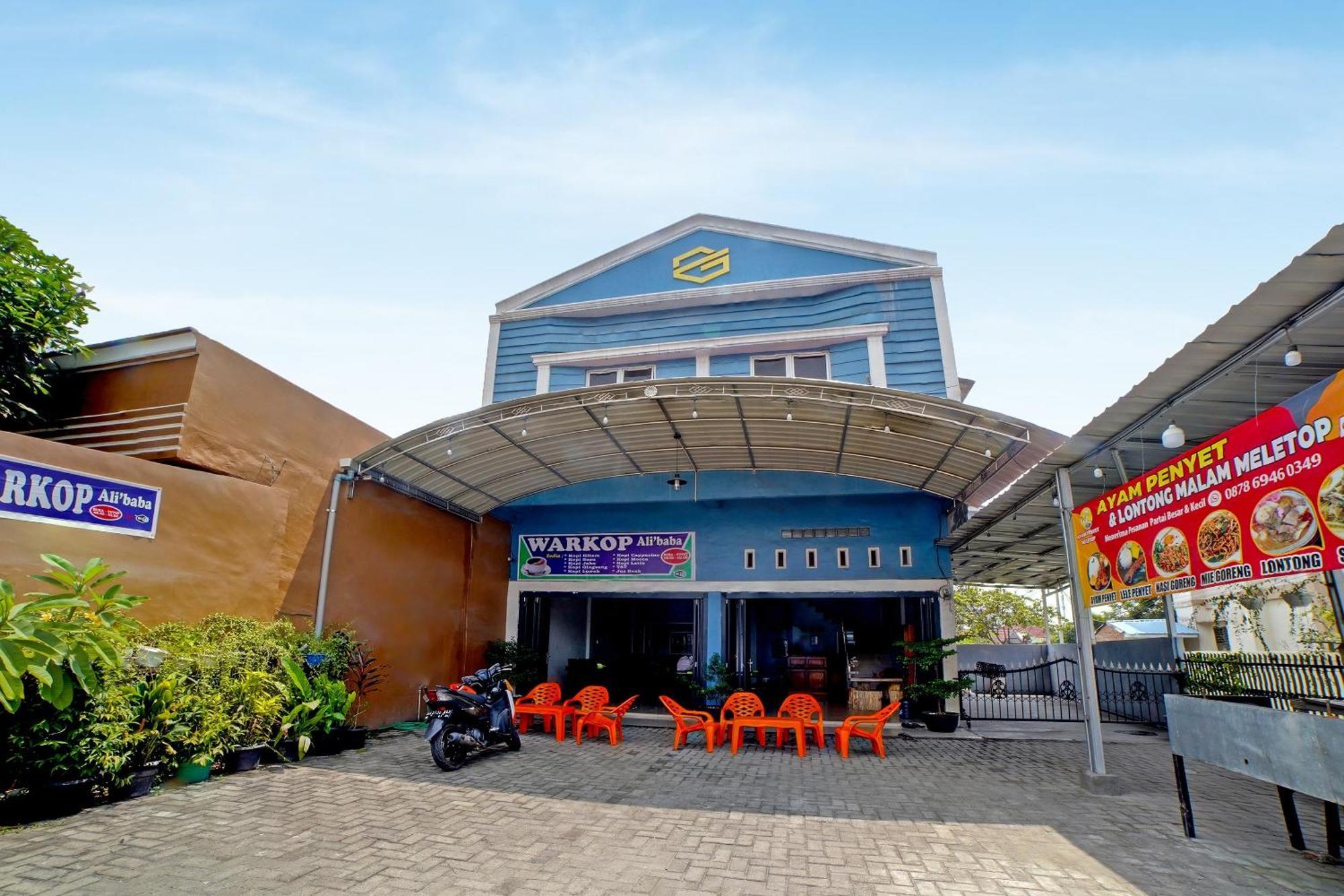 Oyo 90922 Gurusinga Guesthouse Medan Exteriér fotografie
